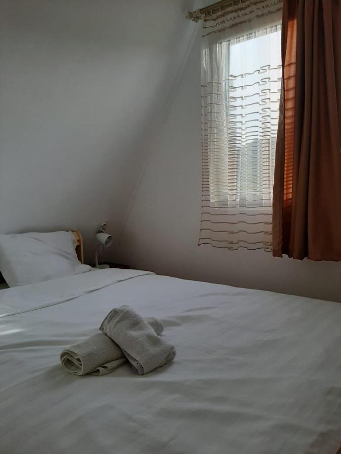 Cabana Din Livada Pucioasa Exterior foto